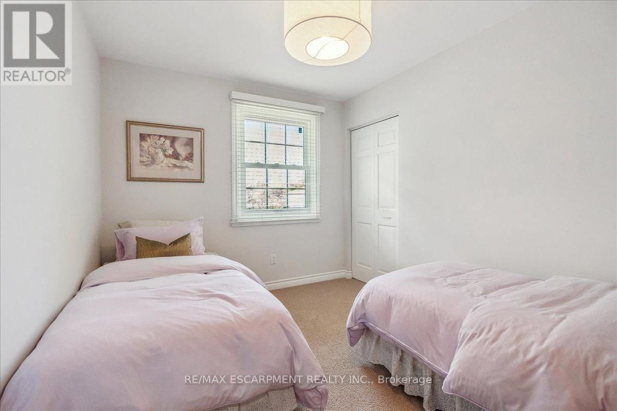 32 HIGHLAND PARK DRIVE Image 20