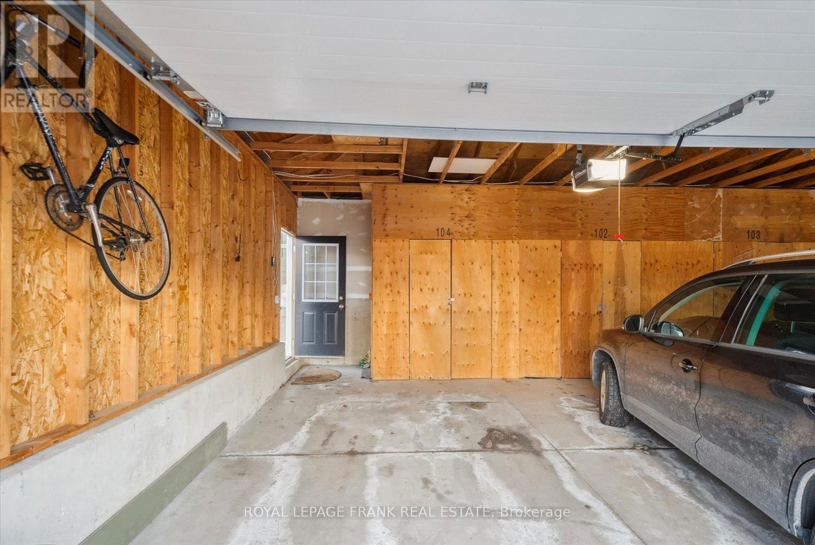 104 - 845 SMITH ROAD Image 32