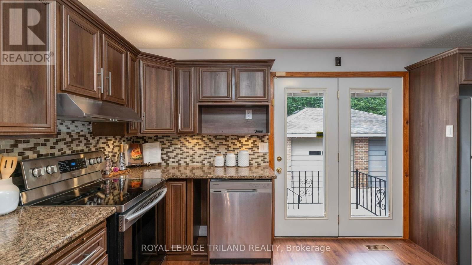 275 RIDOUT STREET SOUTH Image 14