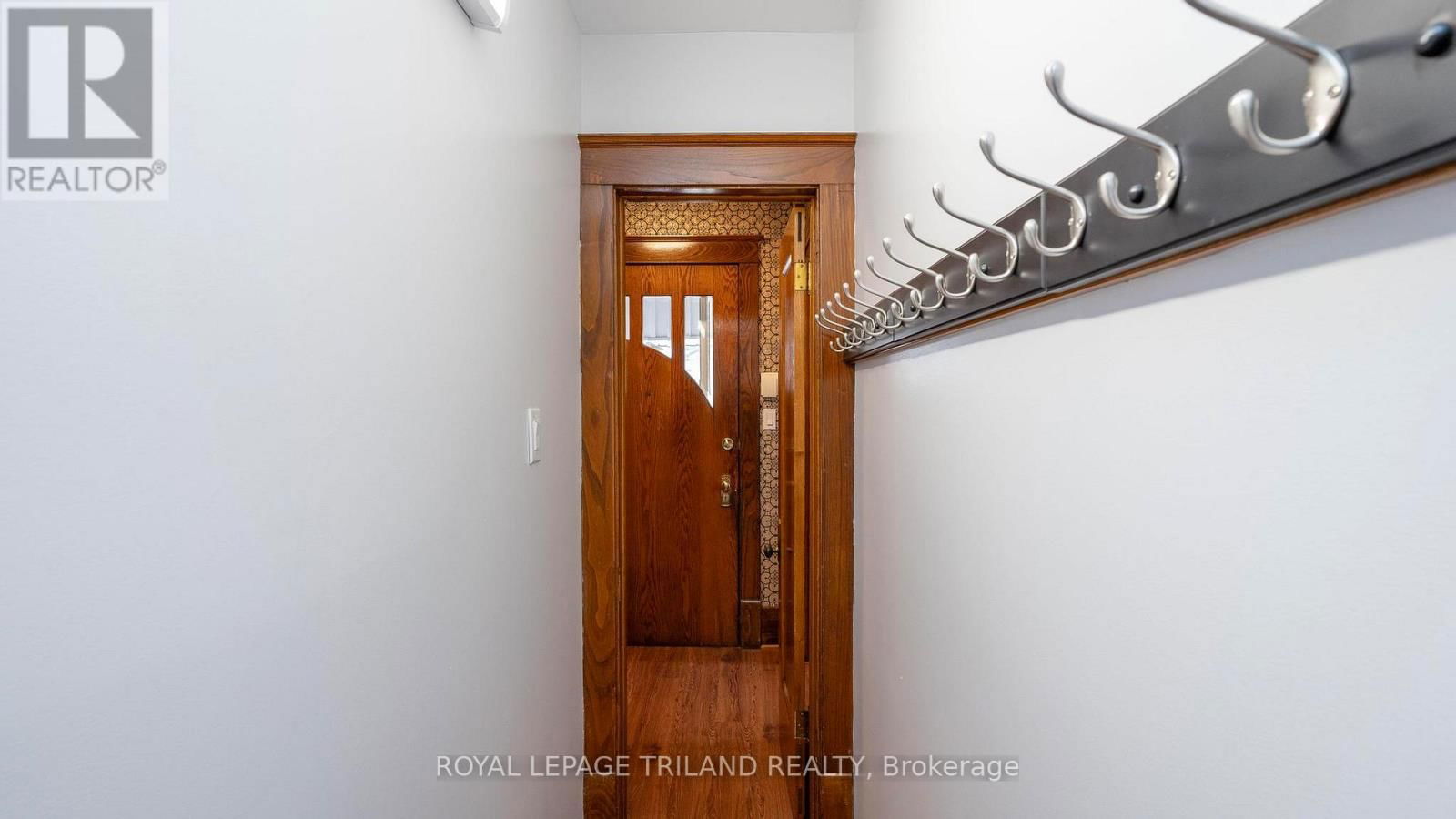 275 RIDOUT STREET SOUTH Image 18