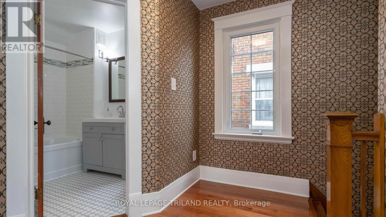 275 RIDOUT STREET SOUTH Image 20