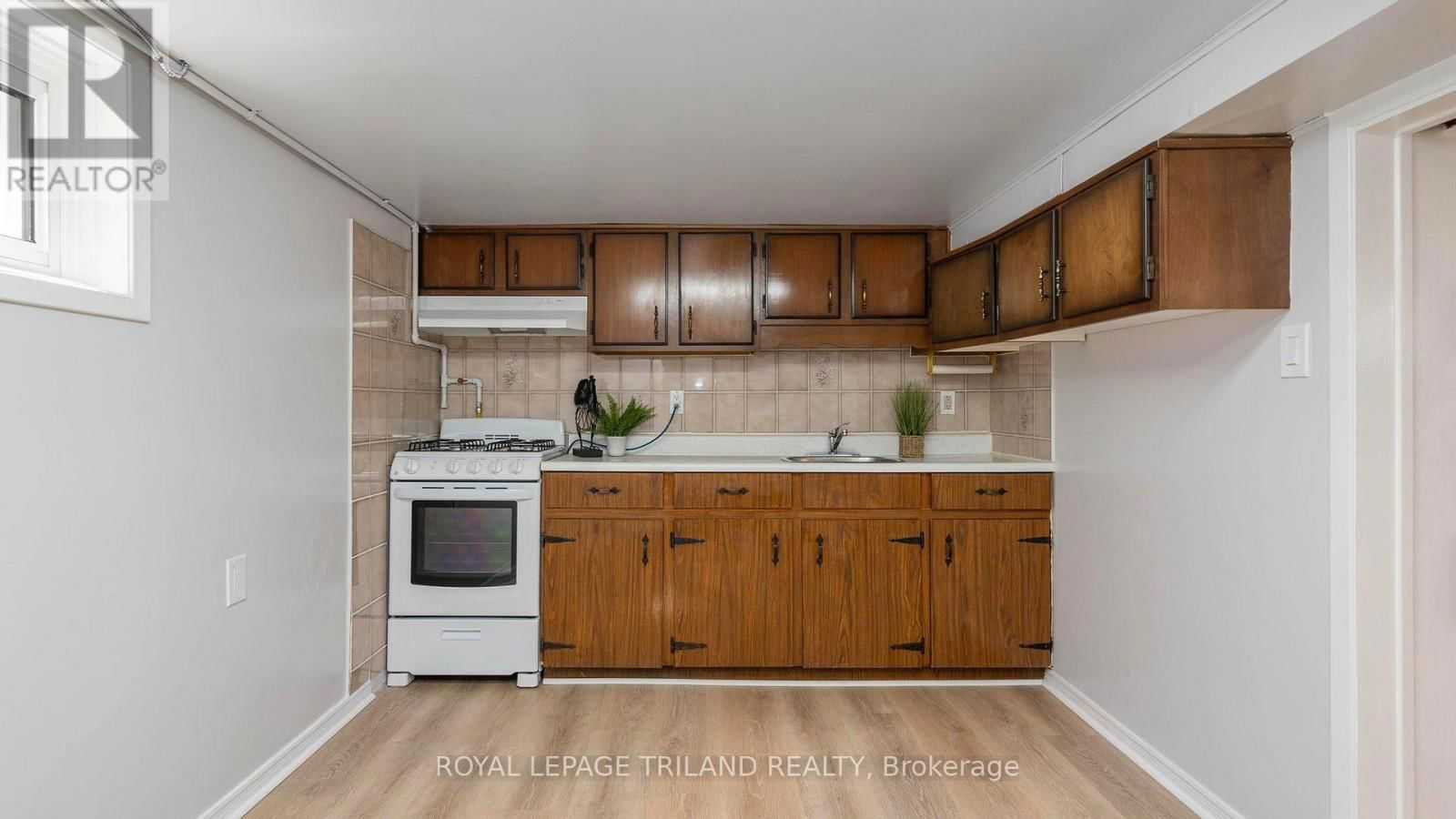 275 RIDOUT STREET SOUTH Image 29