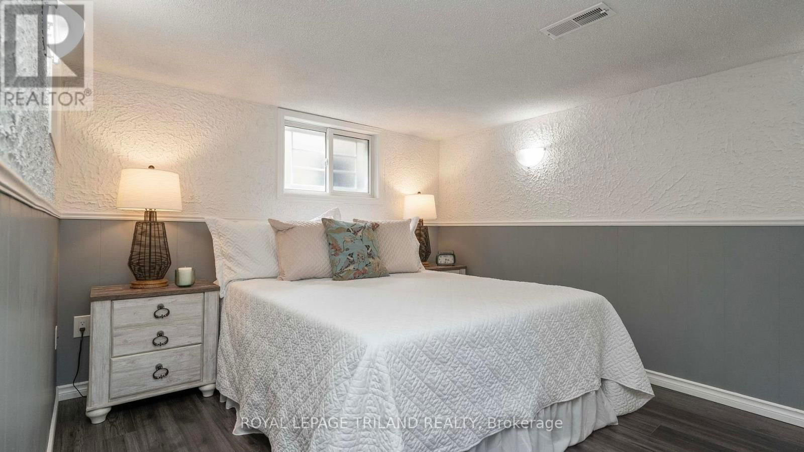 275 RIDOUT STREET SOUTH Image 34