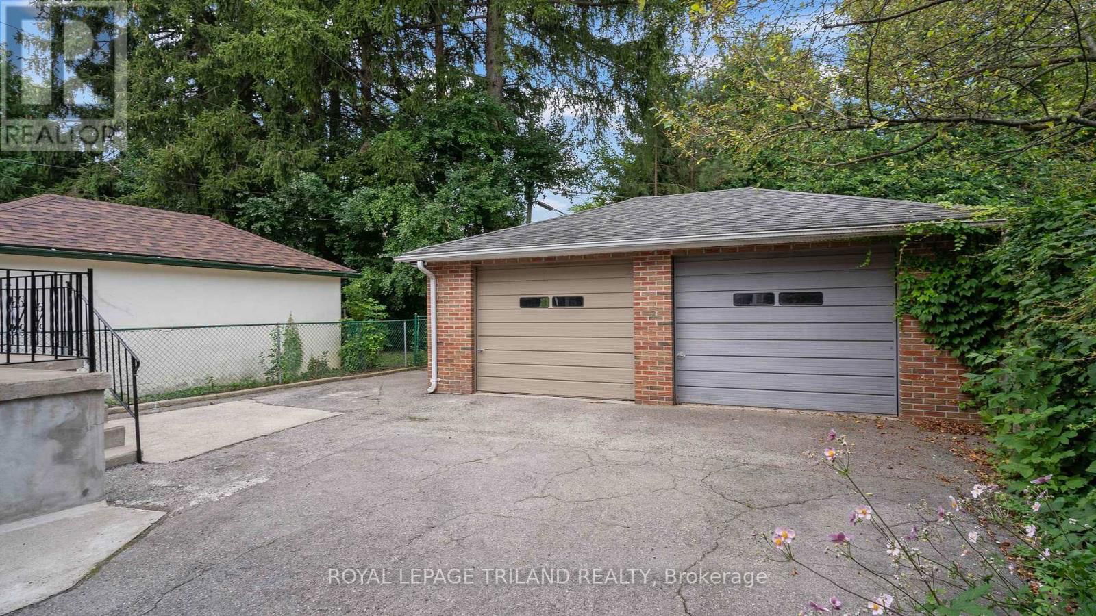 275 RIDOUT STREET SOUTH Image 35