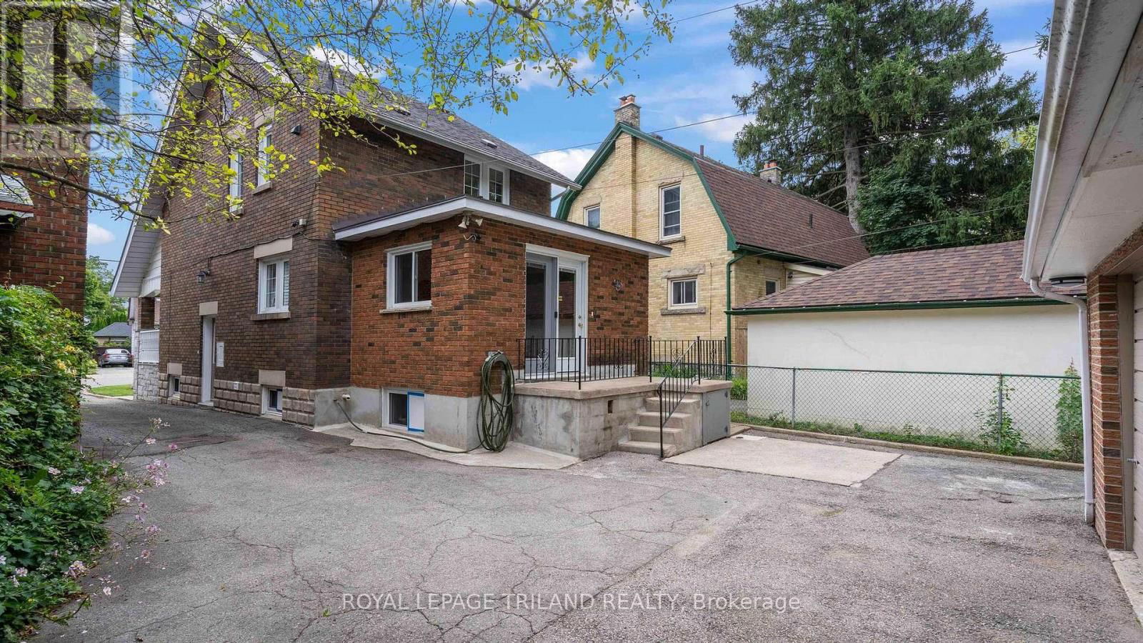 275 RIDOUT STREET SOUTH Image 36