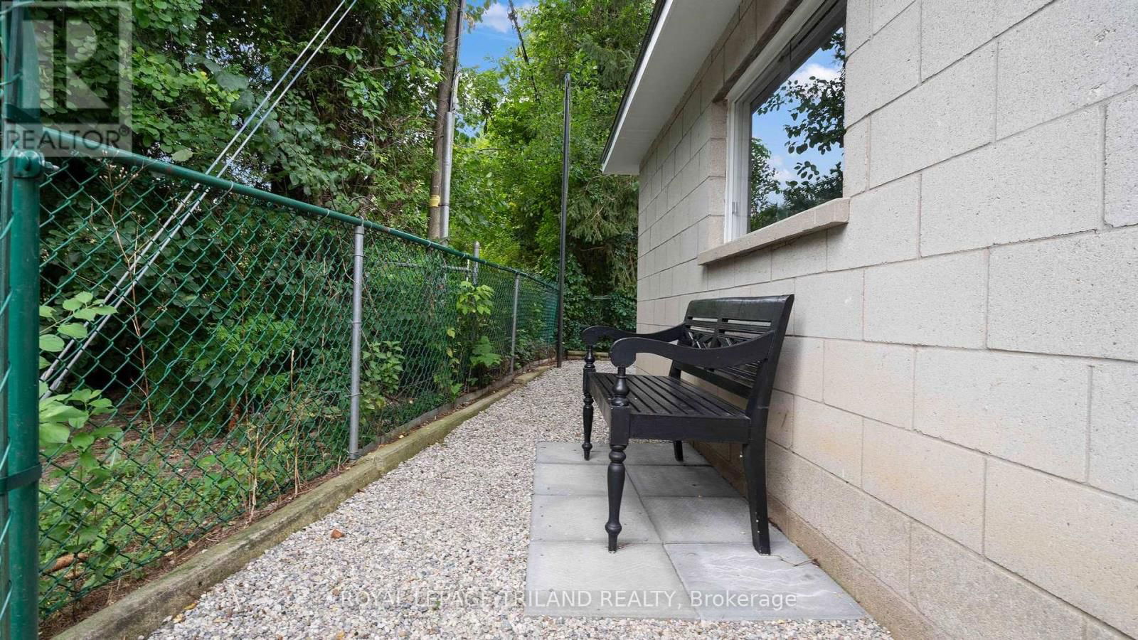 275 RIDOUT STREET SOUTH Image 38
