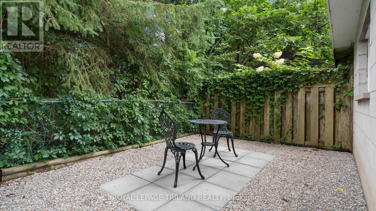 275 RIDOUT STREET SOUTH Image 39
