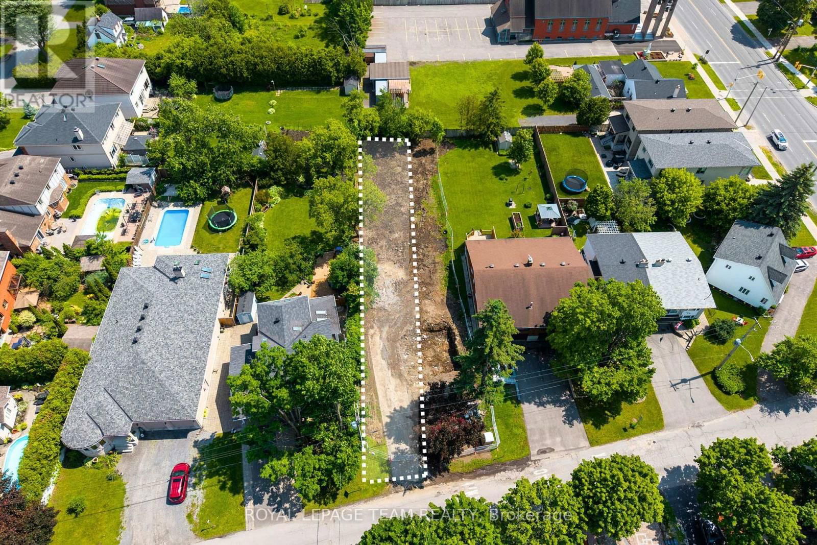 1092 NORMANDY CRESCENT Image 2