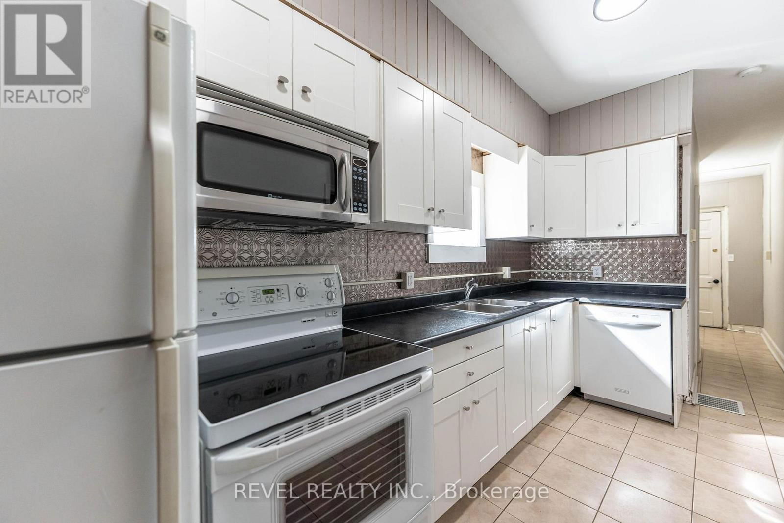 2 - 4993 KING STREET Image 12