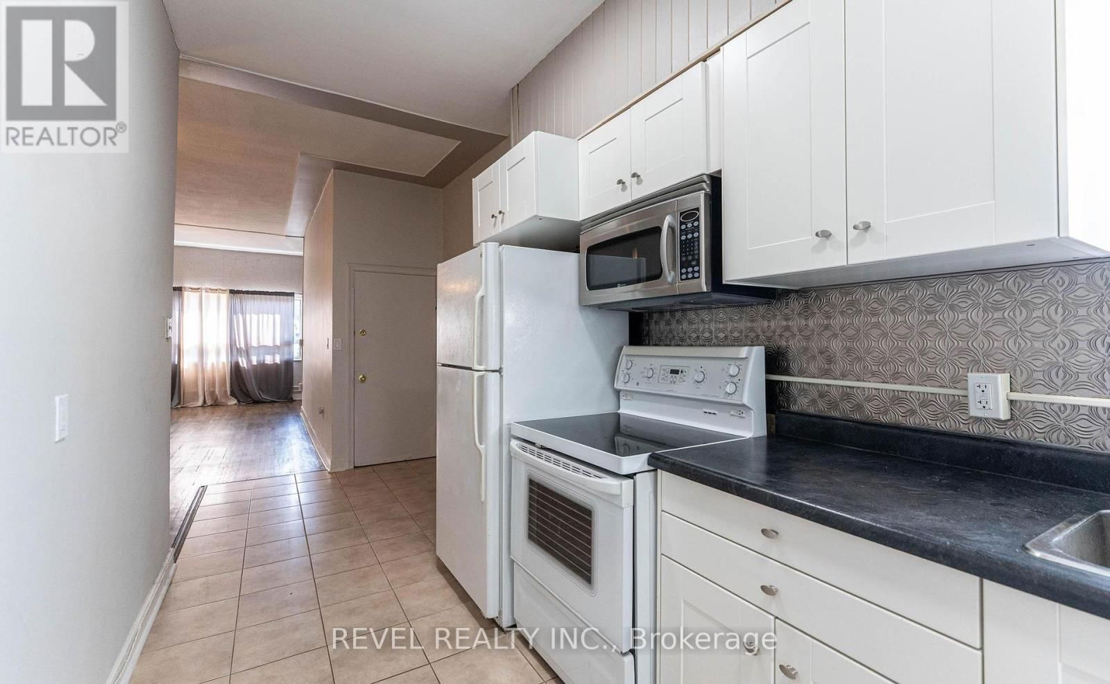 2 - 4993 KING STREET Image 15