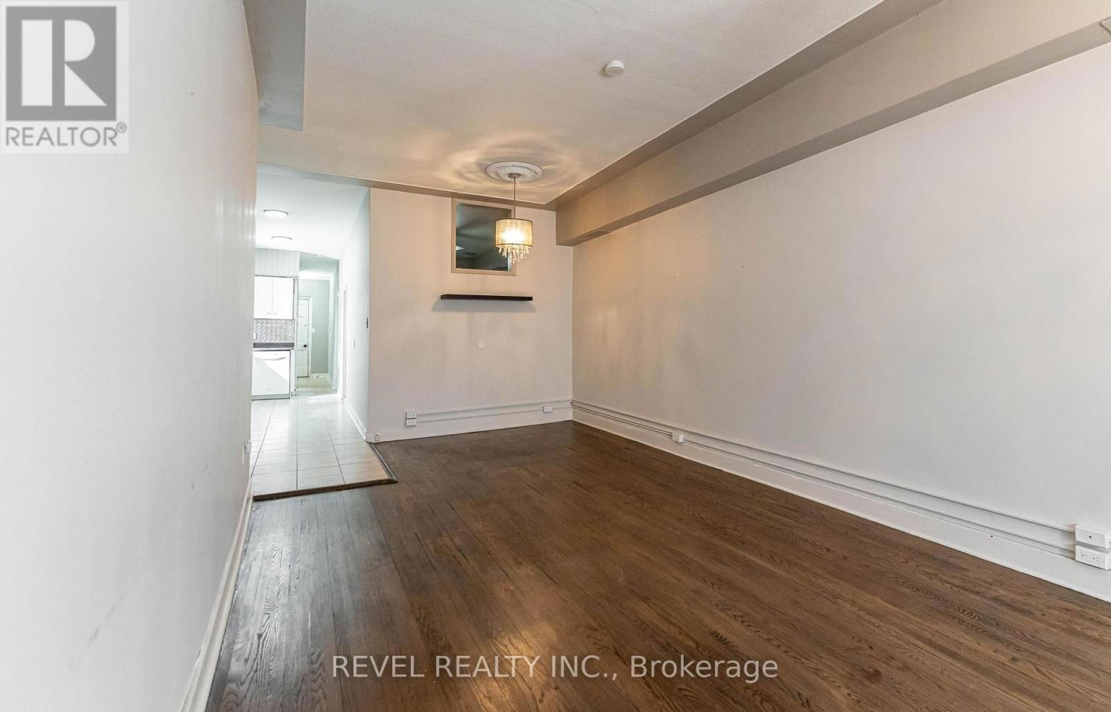 2 - 4993 KING STREET Image 6