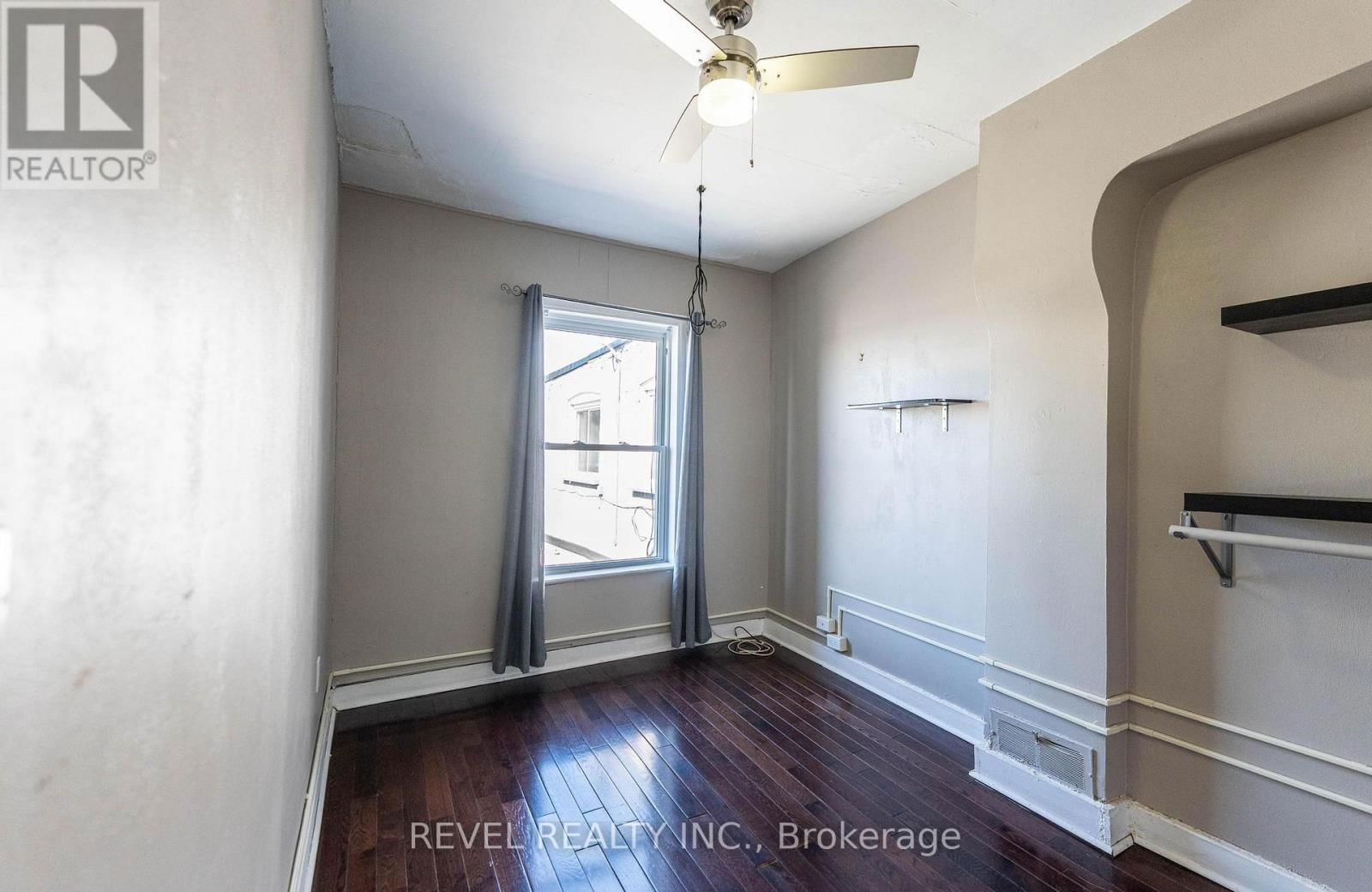 2 - 4993 KING STREET Image 8