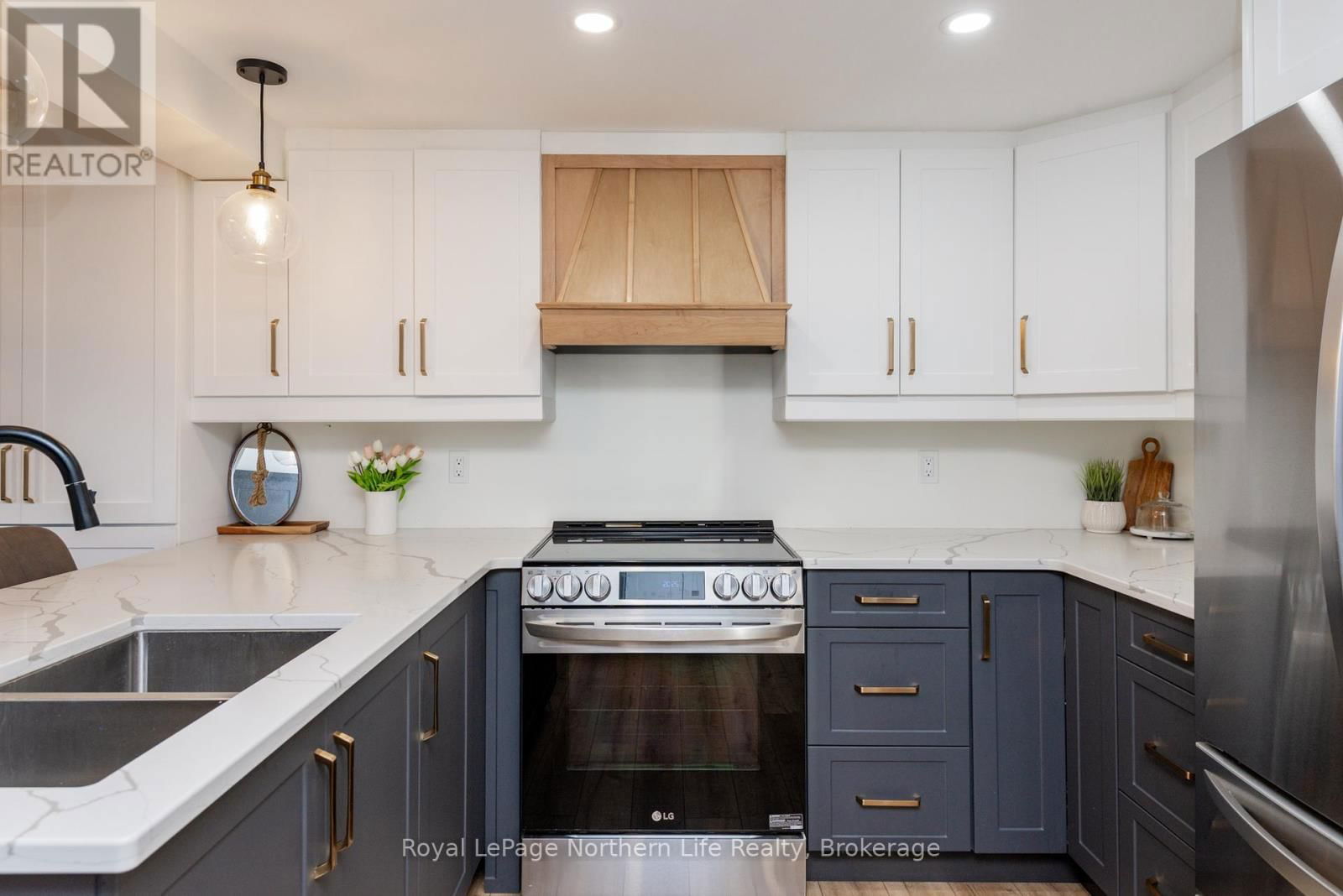 298 PIERRE ROAD NORTH Image 12