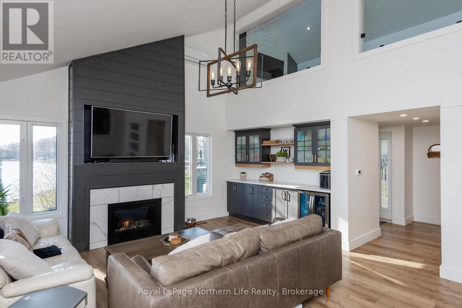 298 PIERRE ROAD NORTH Image 17