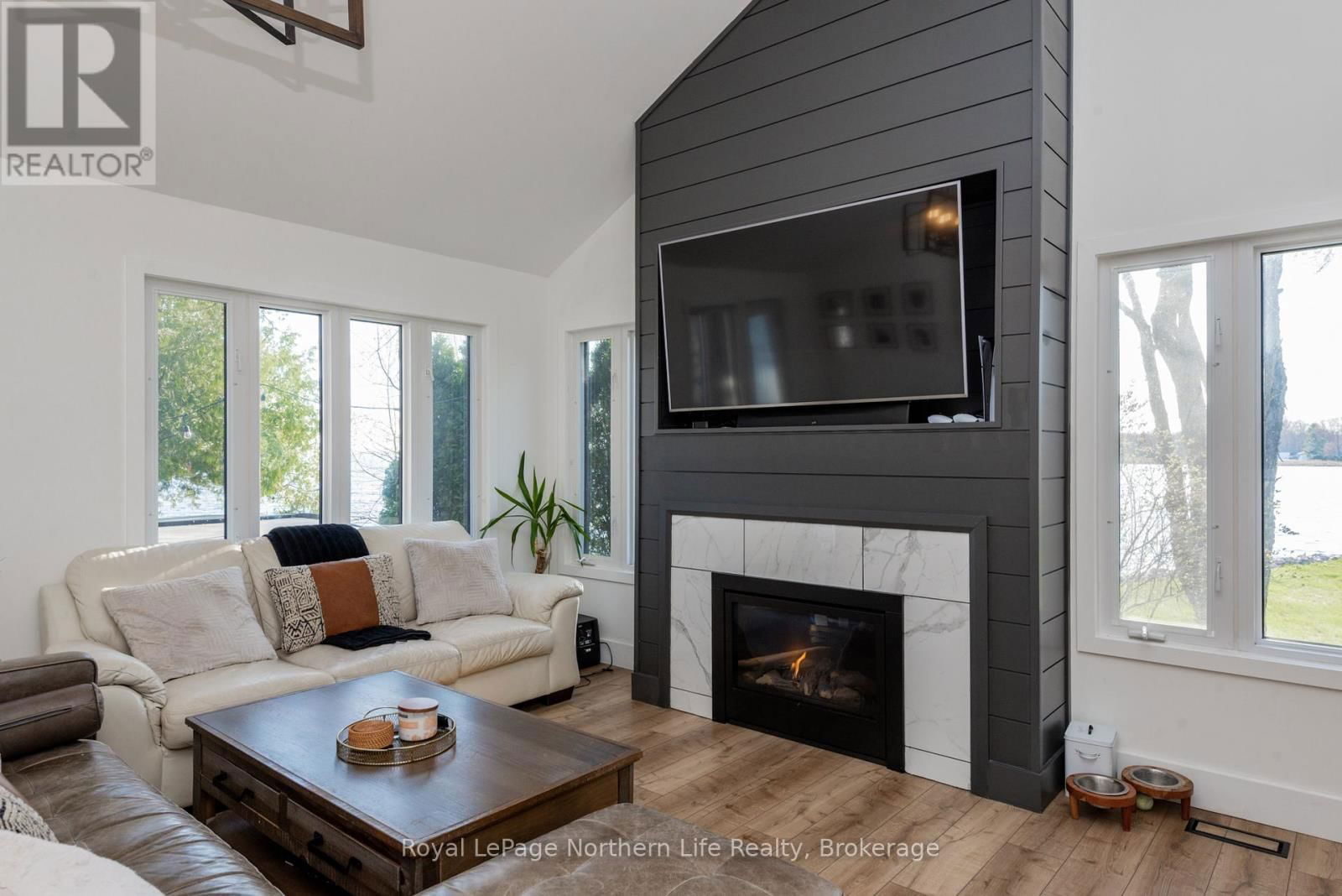 298 PIERRE ROAD NORTH Image 18