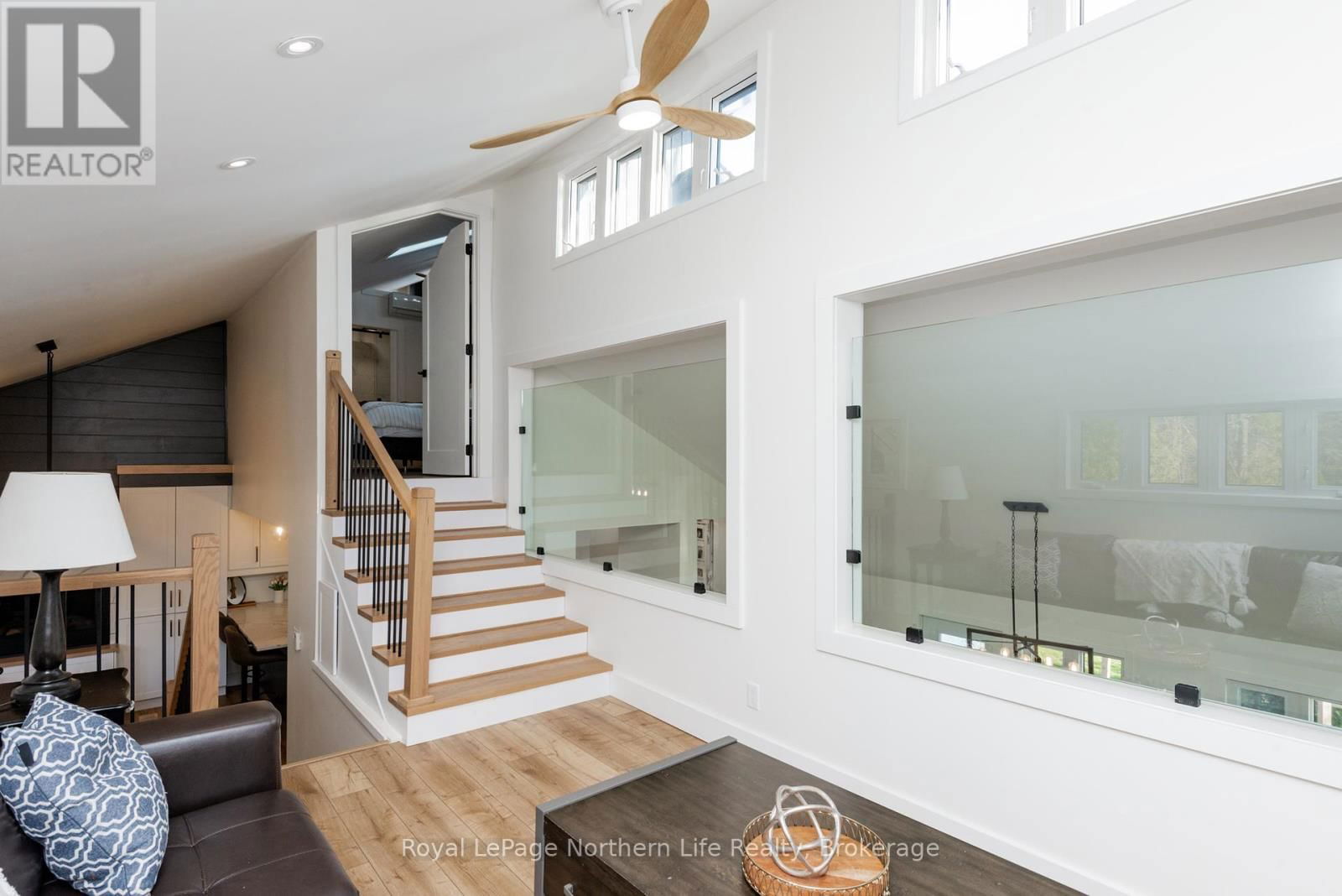 298 PIERRE ROAD NORTH Image 33