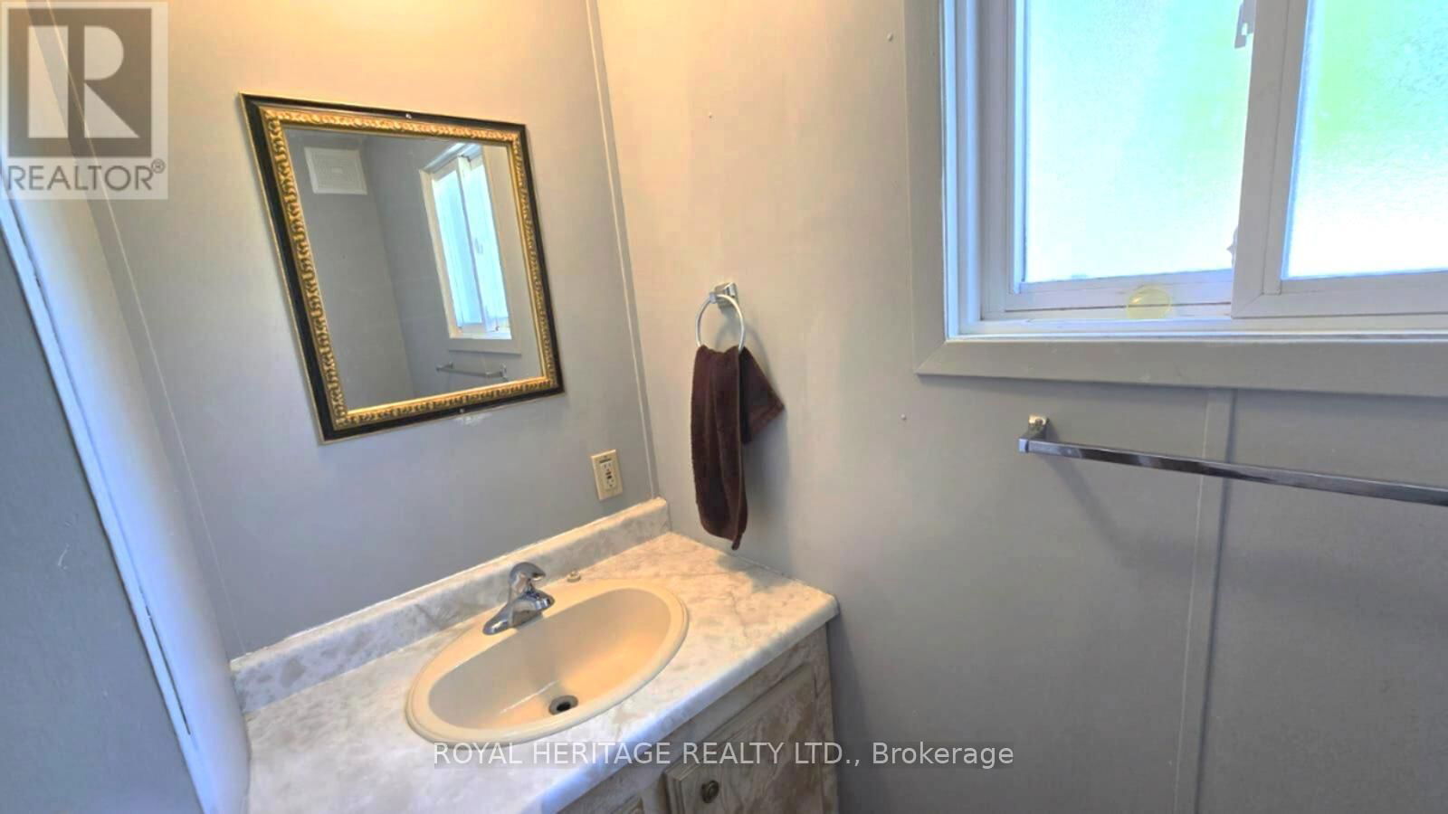 19 PARK STREET Image 13