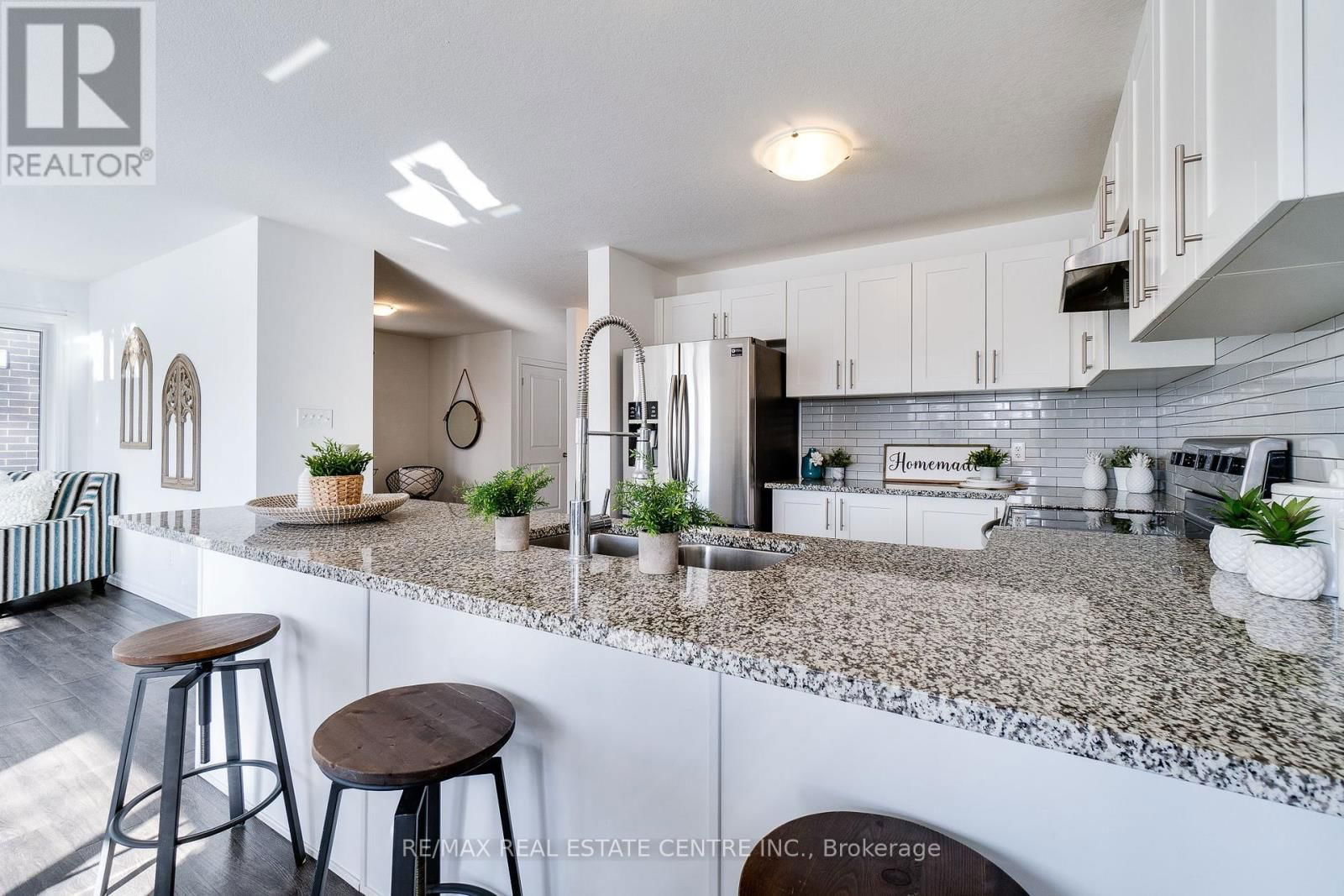 27 - 135 HARDCASTLE DRIVE Image 14