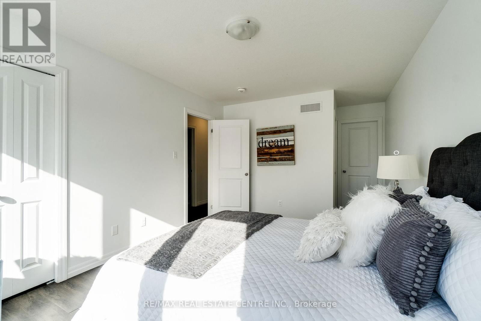 27 - 135 HARDCASTLE DRIVE Image 22