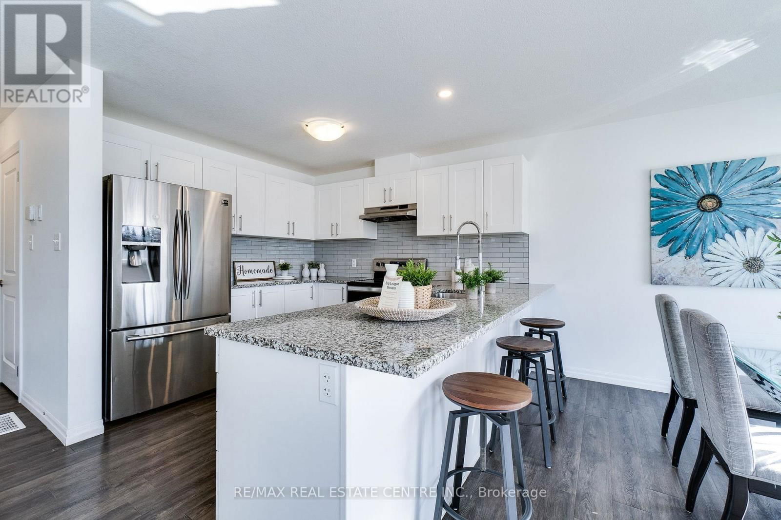 27 - 135 HARDCASTLE DRIVE Image 5