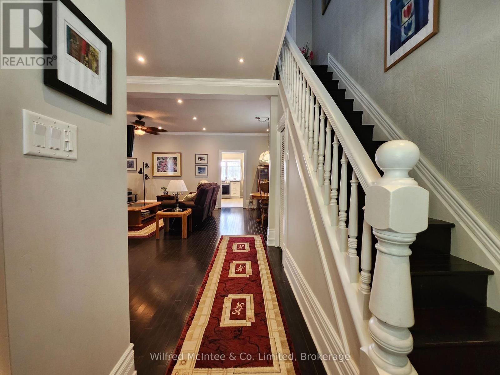 83 RICHMOND STREET Image 12
