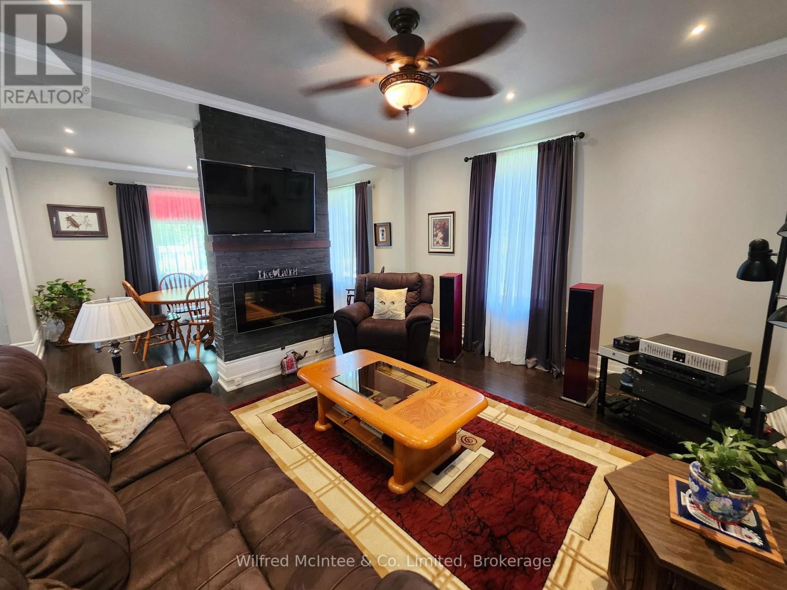 83 RICHMOND STREET Image 4