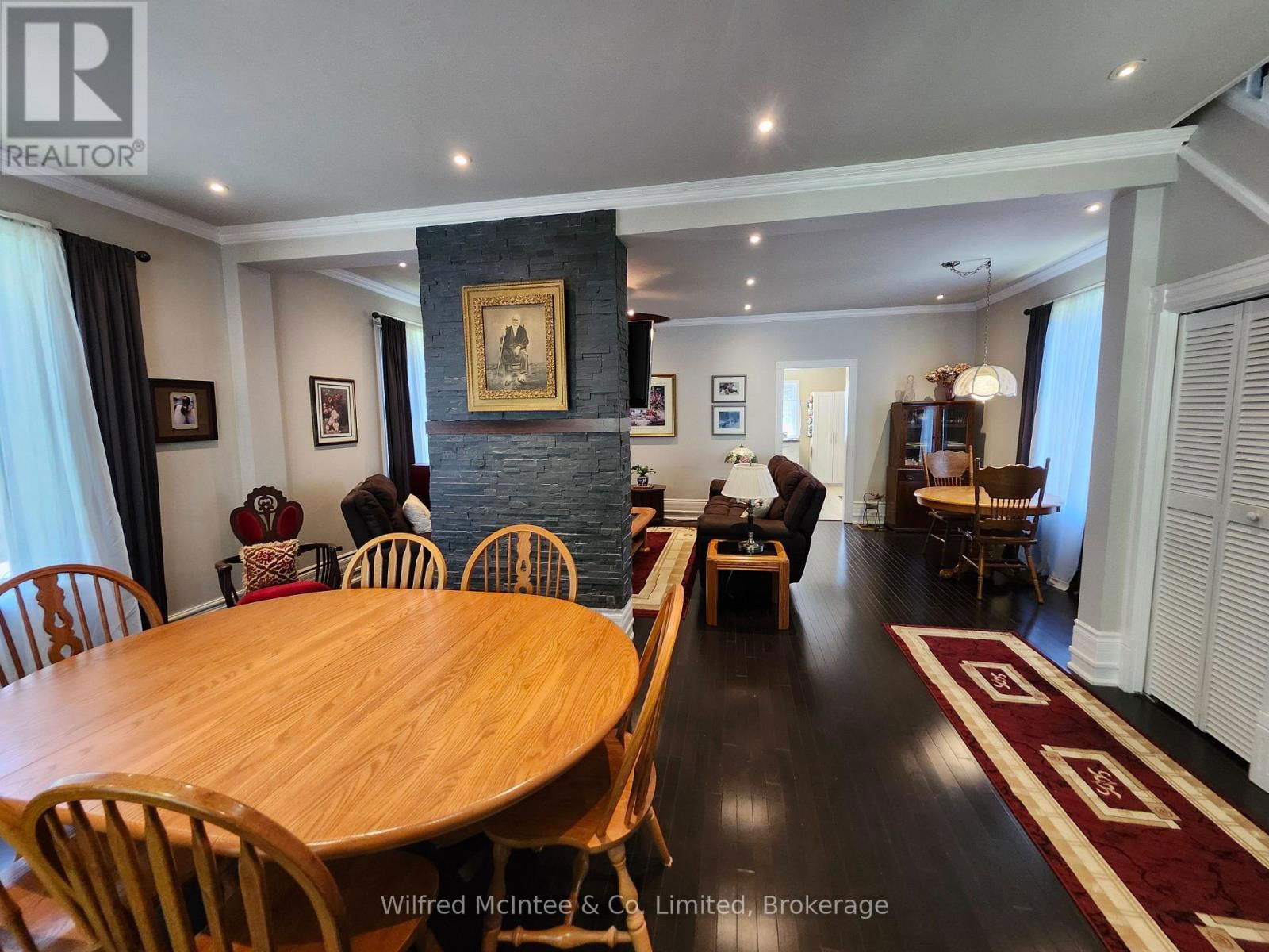 83 RICHMOND STREET Image 5