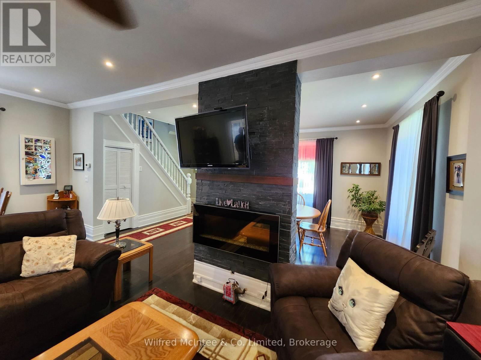 83 RICHMOND STREET Image 8