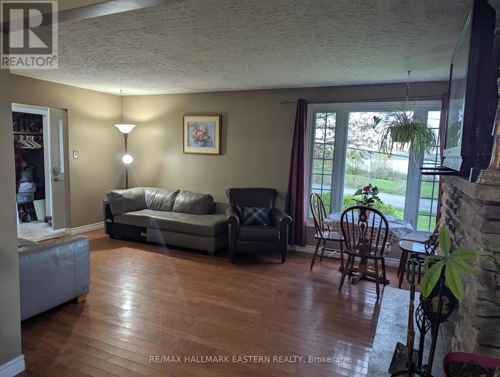 352 PEREGRINE ROAD Image 10