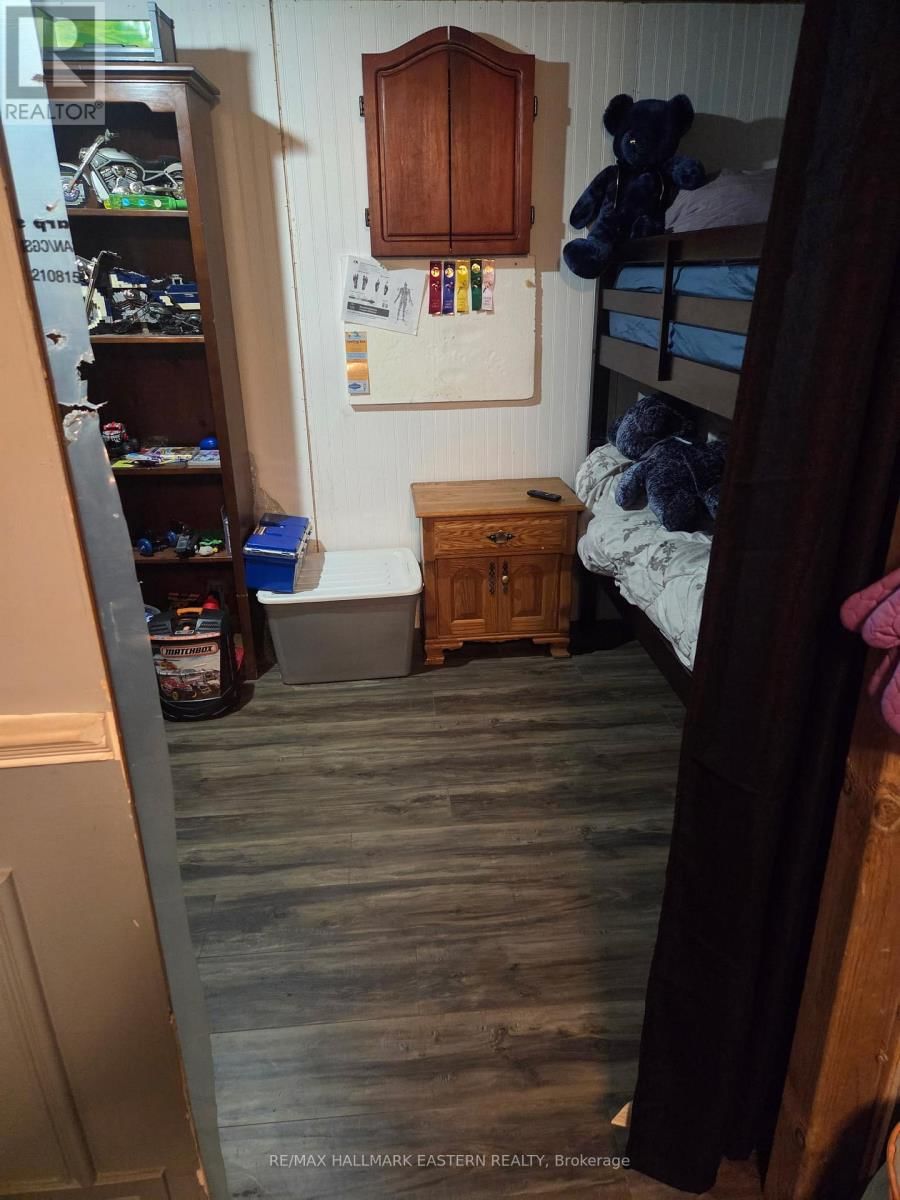 352 PEREGRINE ROAD Image 18