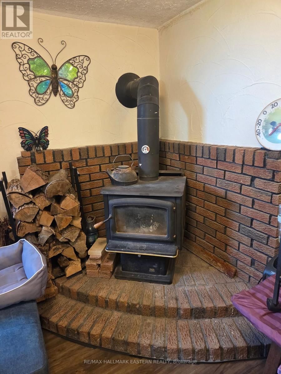 352 PEREGRINE ROAD Image 19