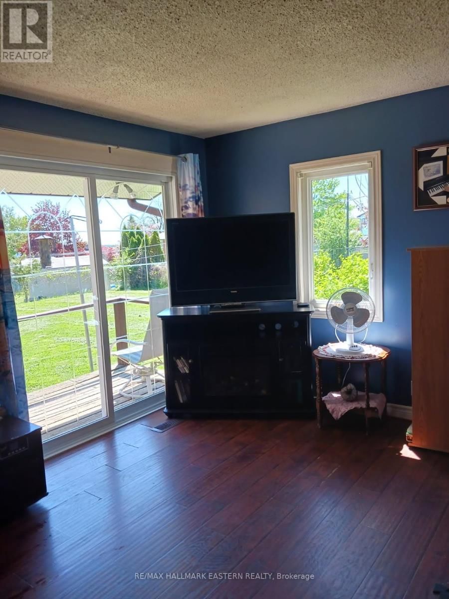 352 PEREGRINE ROAD Image 20