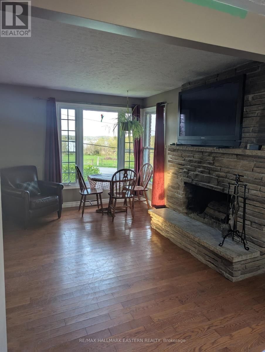 352 PEREGRINE ROAD Image 7
