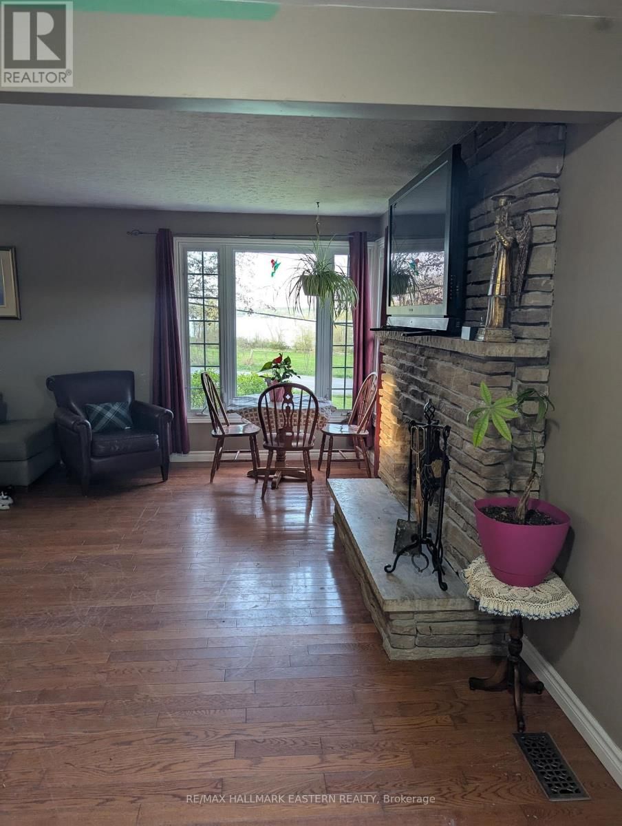 352 PEREGRINE ROAD Image 8