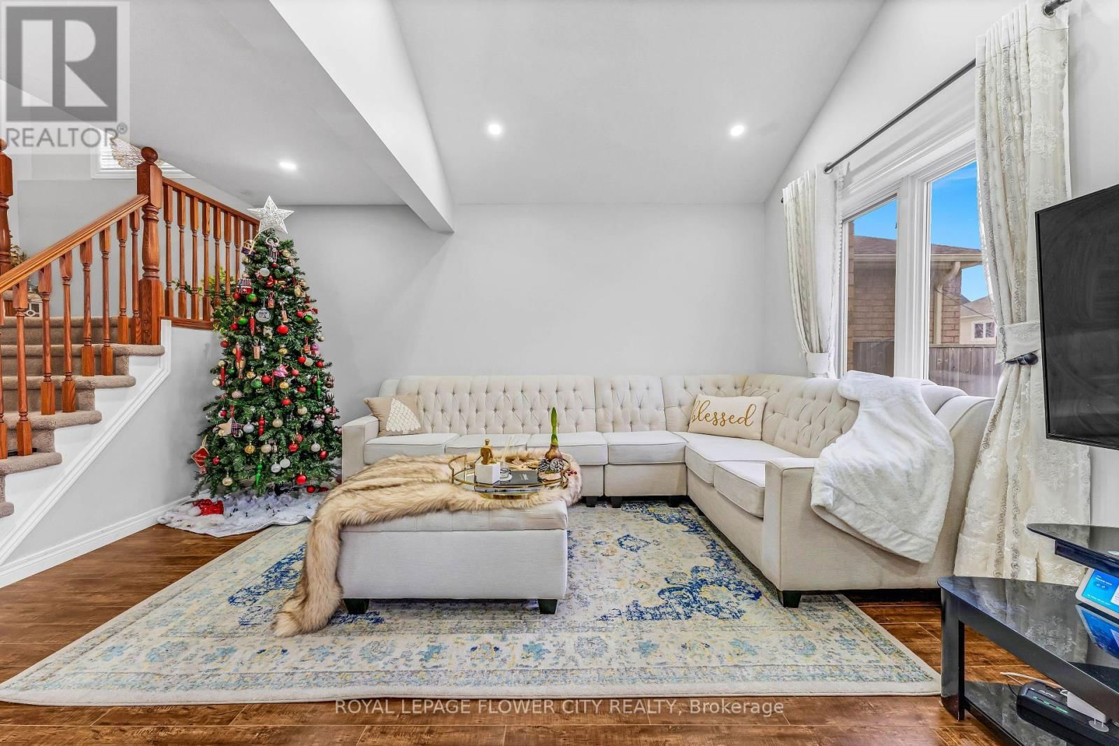 369 THOMAS SLEE DRIVE Image 11
