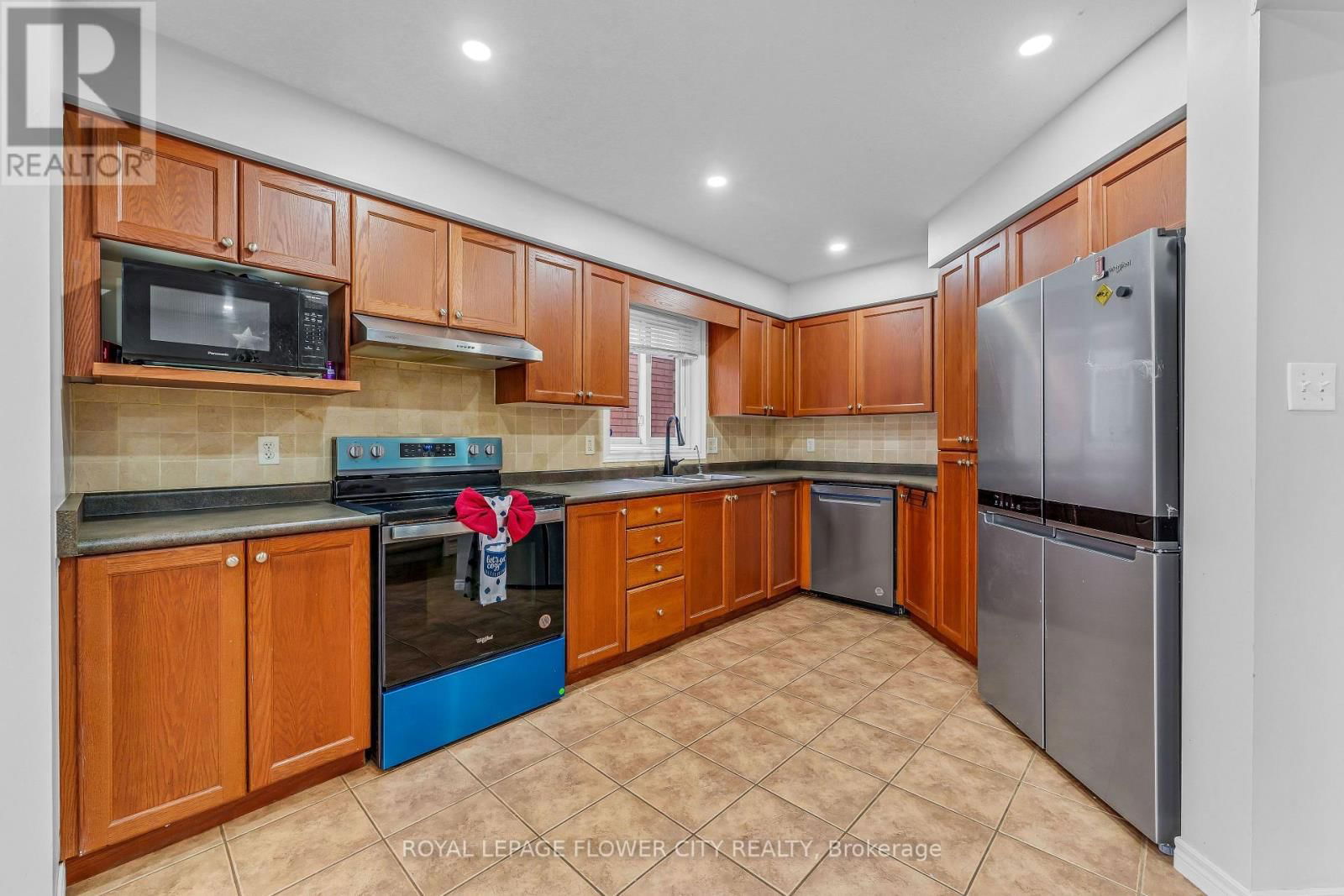 369 THOMAS SLEE DRIVE Image 13