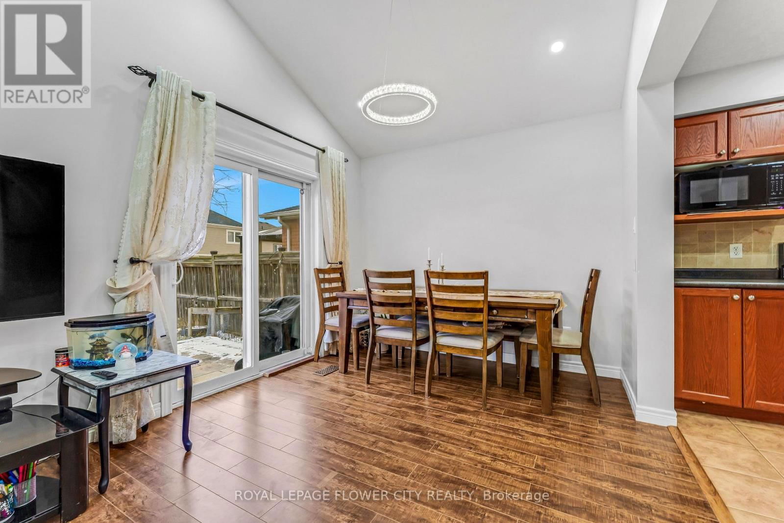 369 THOMAS SLEE DRIVE Image 15
