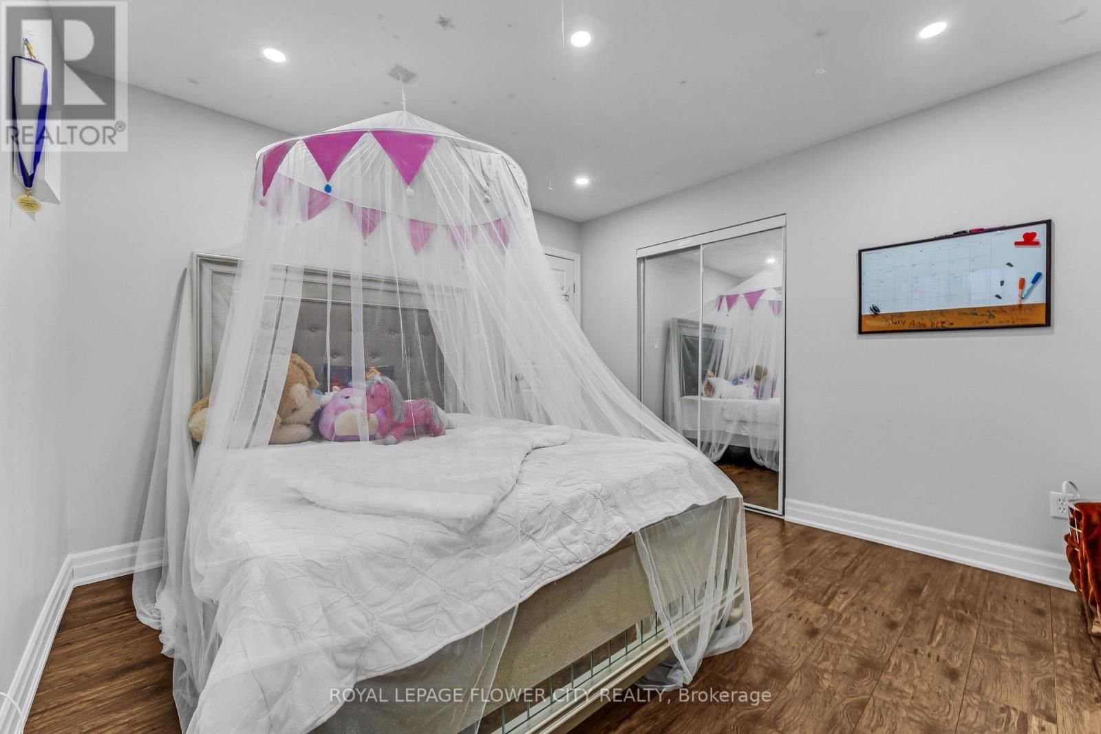 369 THOMAS SLEE DRIVE Image 21