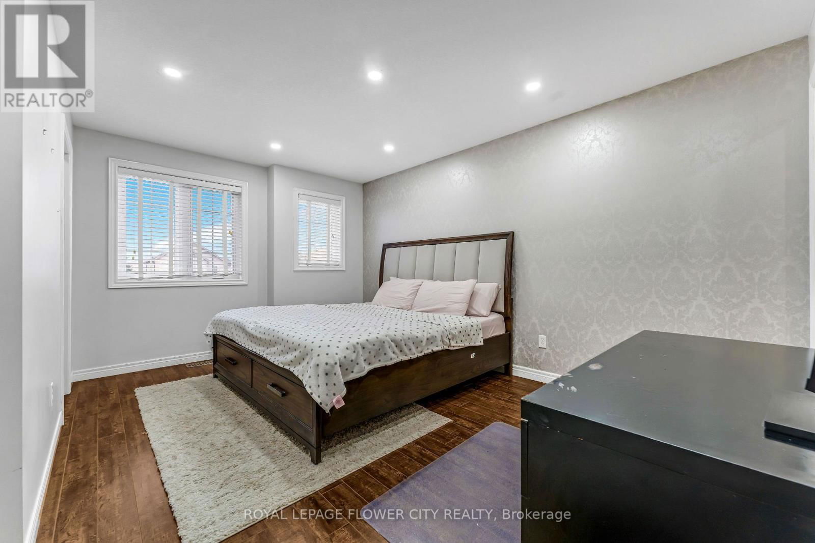 369 THOMAS SLEE DRIVE Image 22