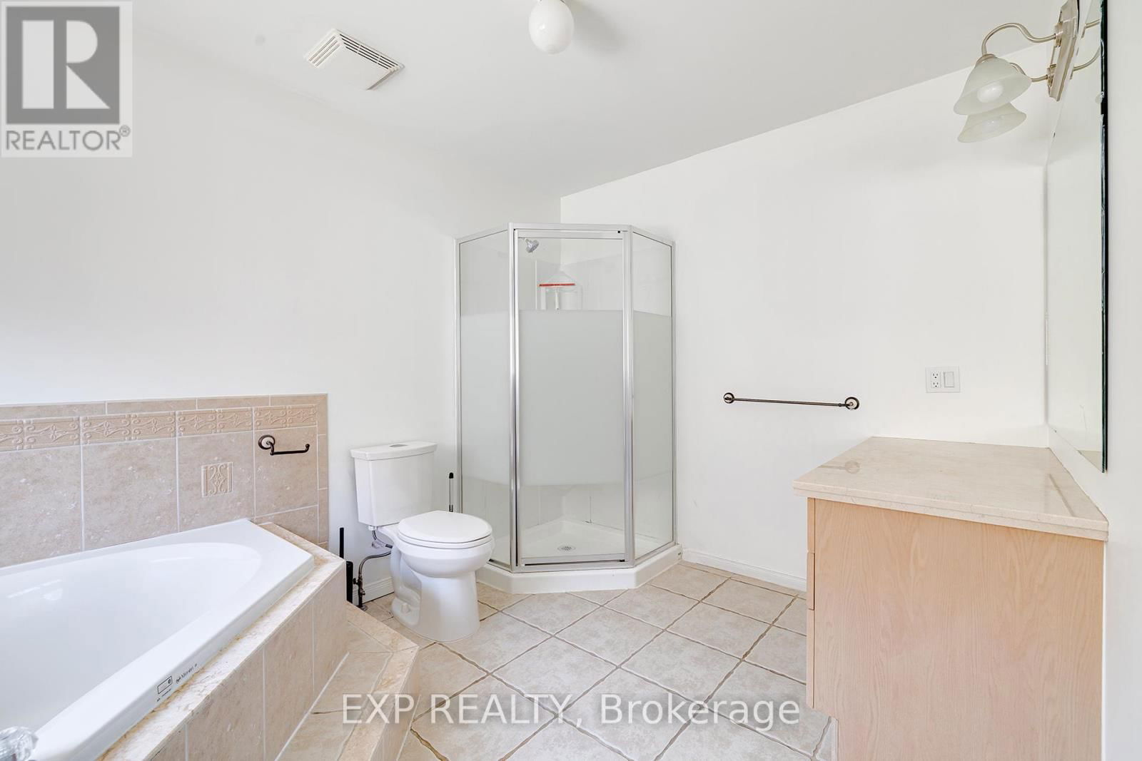 39 BOSWORTH STREET Image 17