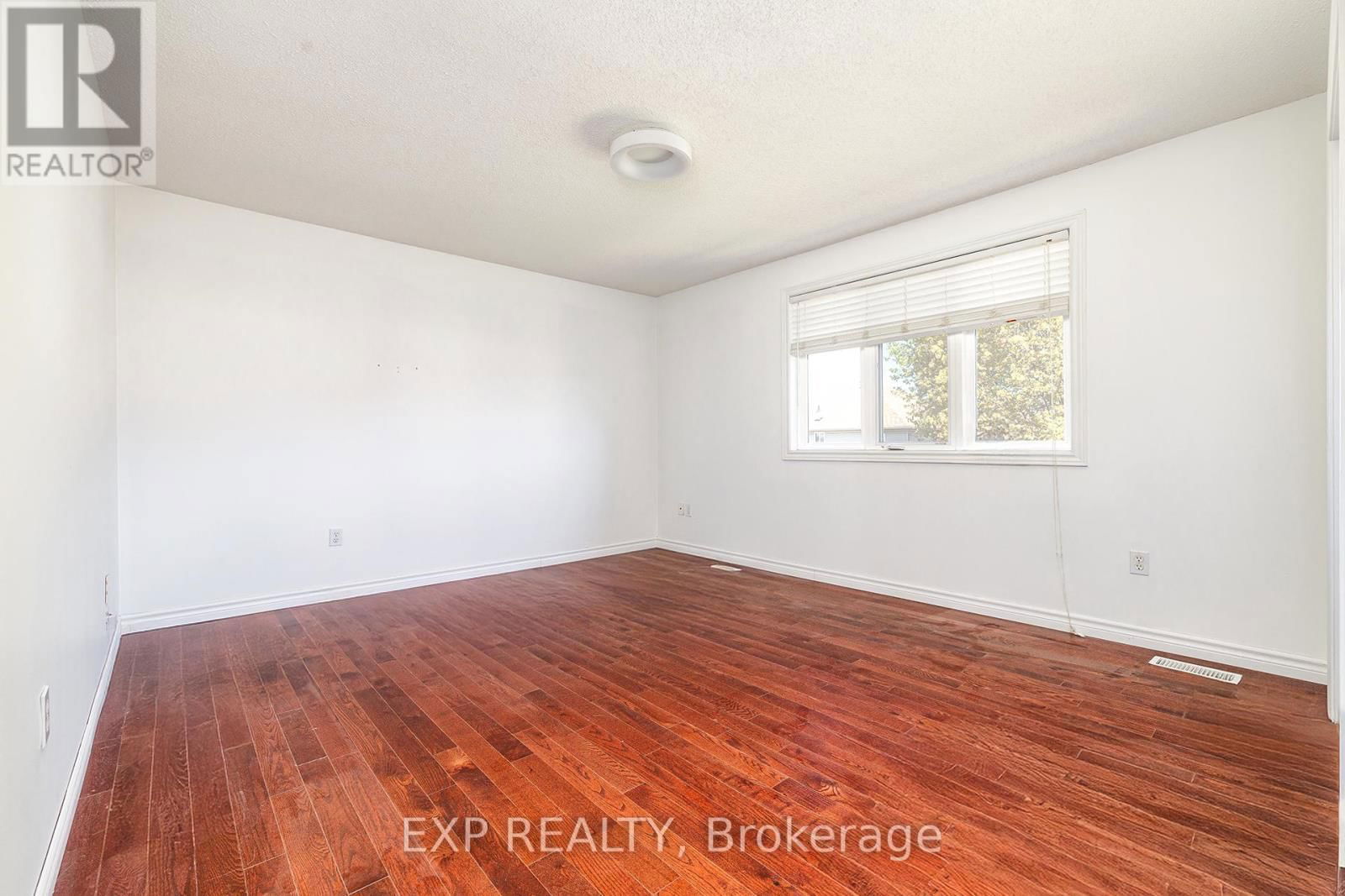 39 BOSWORTH STREET Image 21