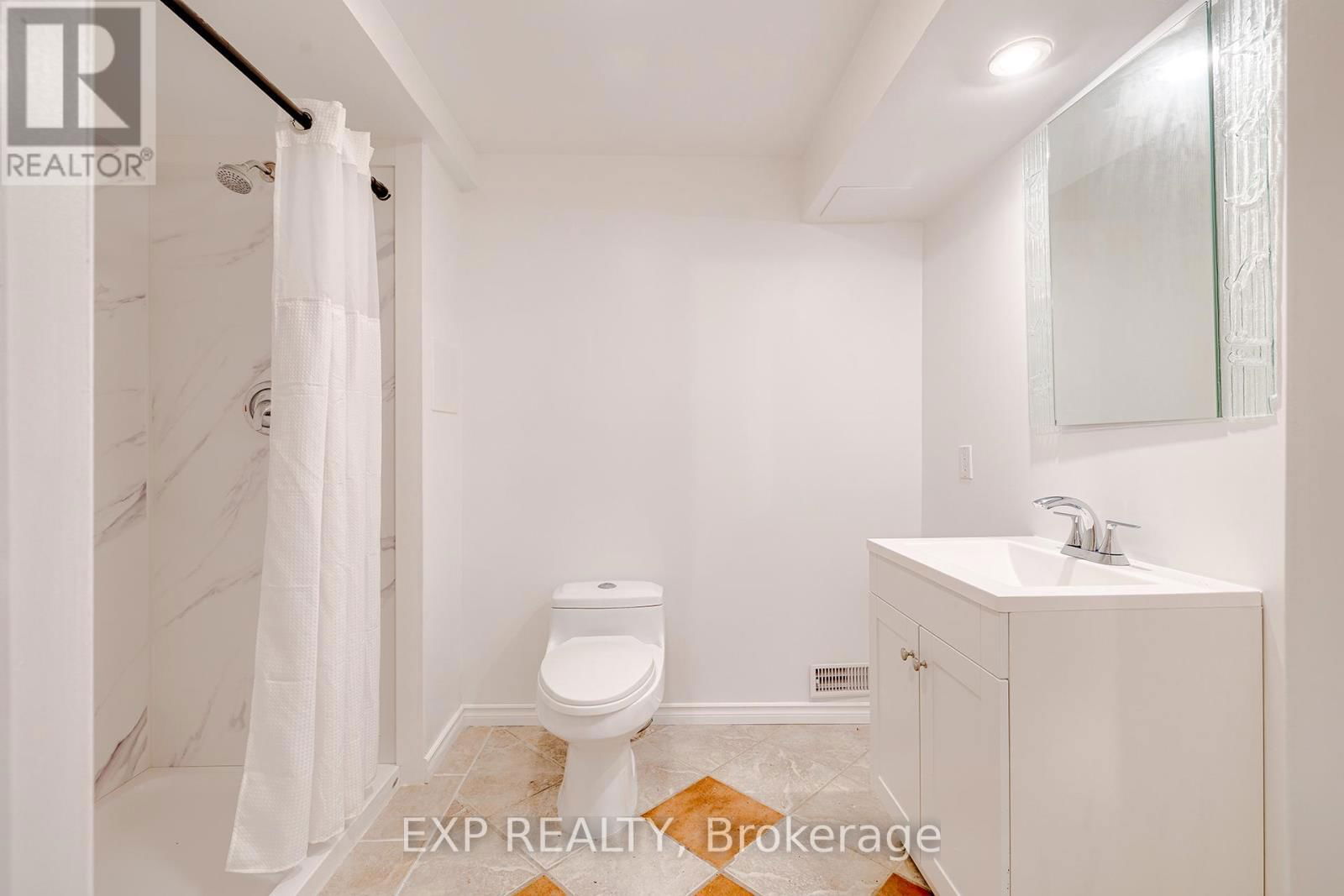 39 BOSWORTH STREET Image 30