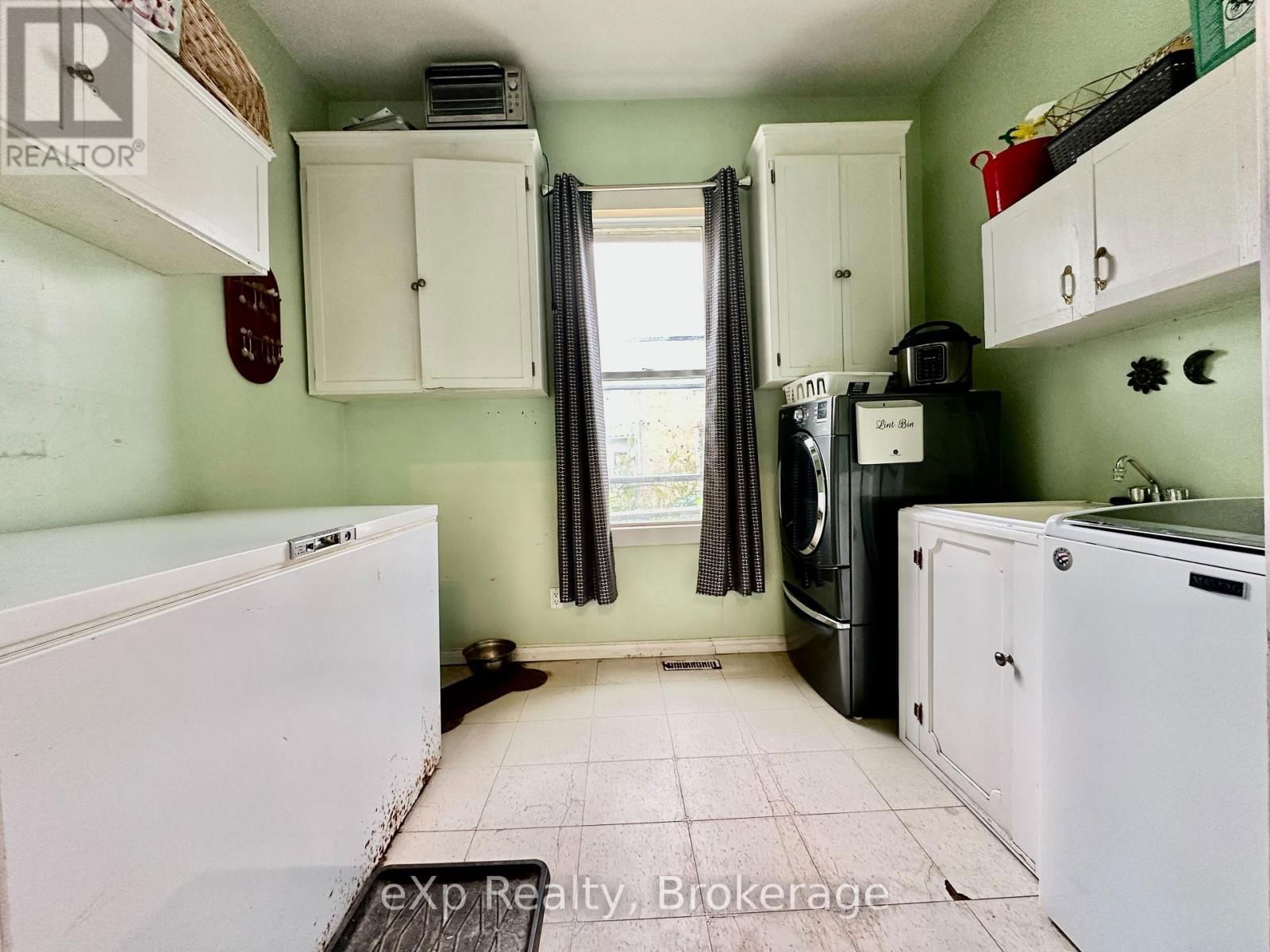 279 1ST AVE AVENUE SOUTH Image 11