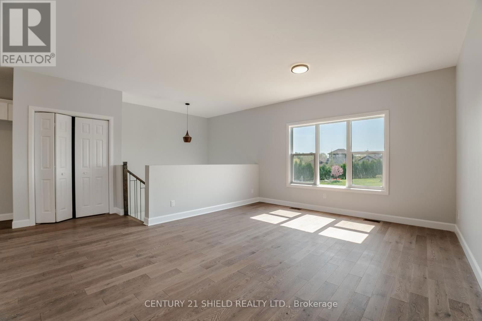 MONUMENT WAY Image 13