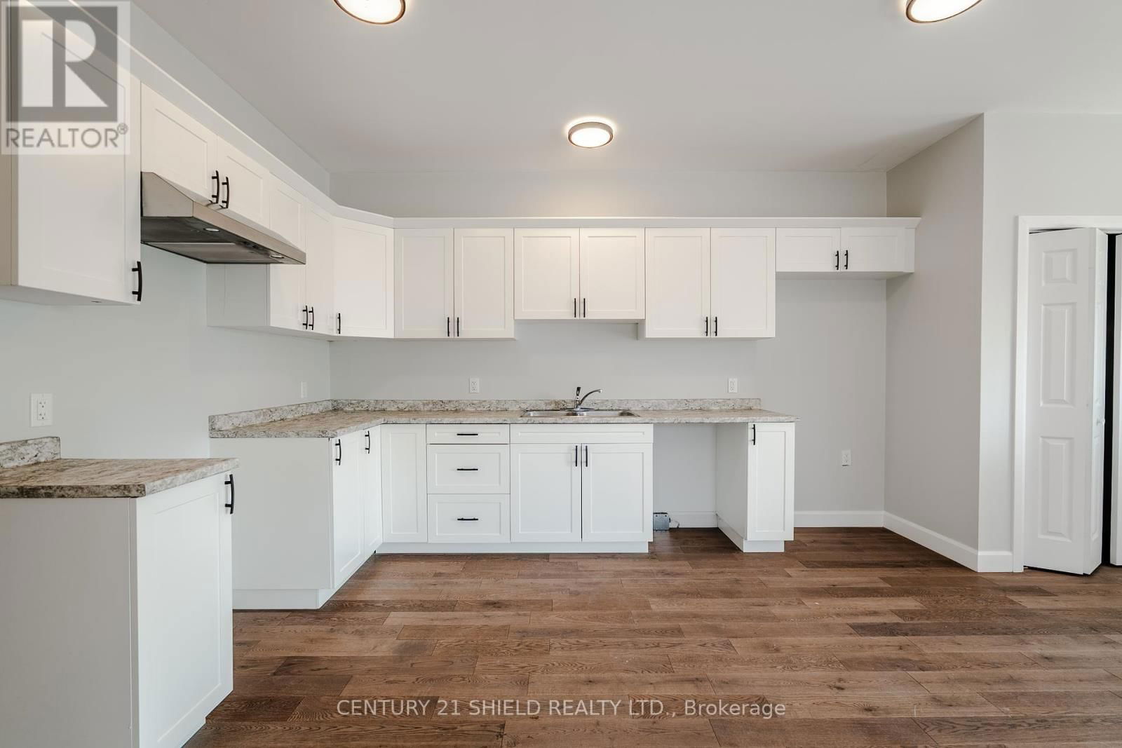 MONUMENT WAY Image 15