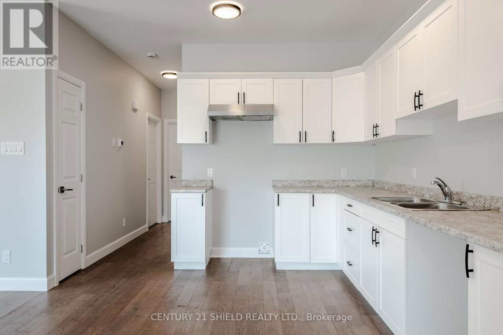 MONUMENT WAY Image 16