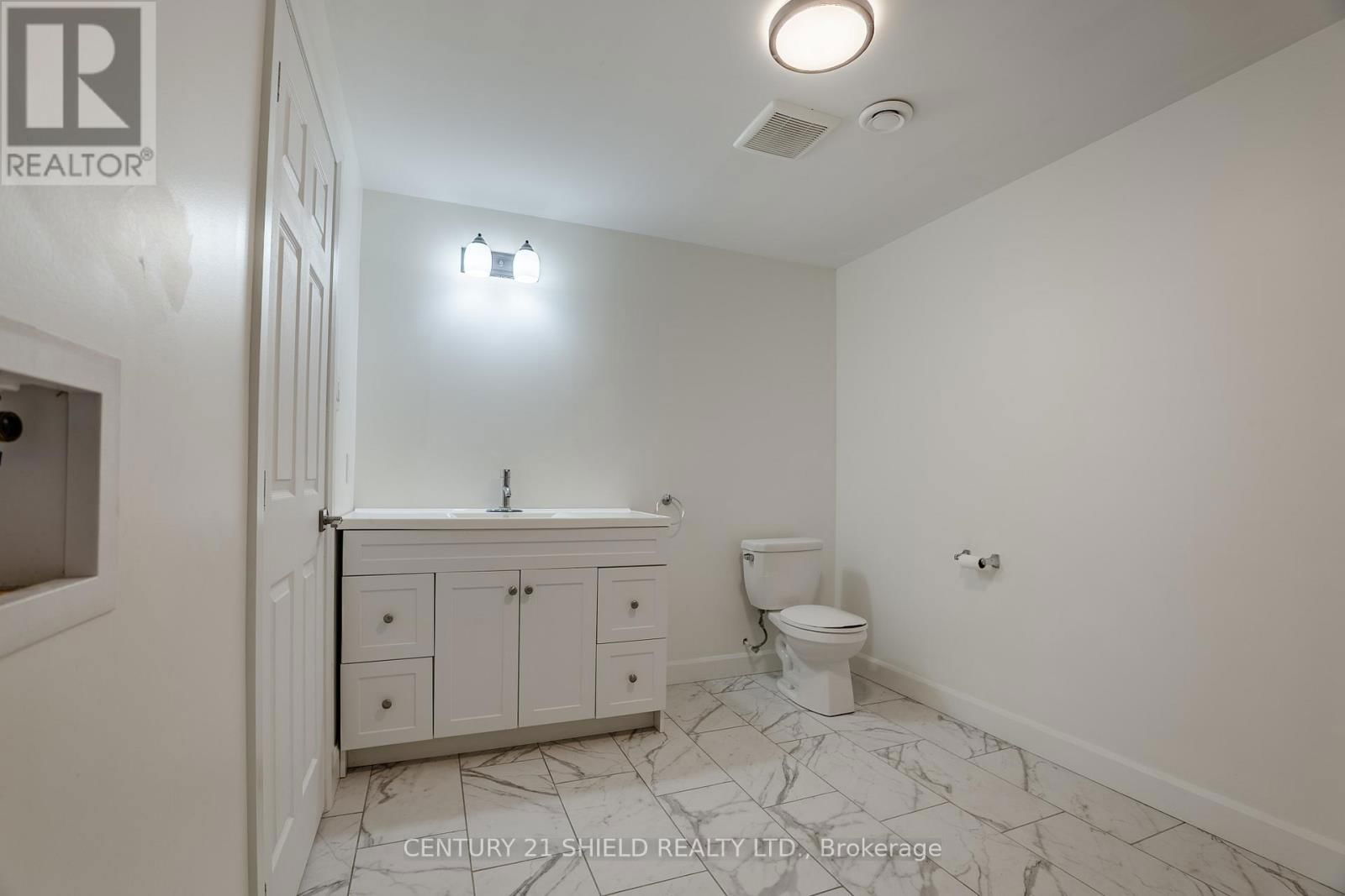 MONUMENT WAY Image 29