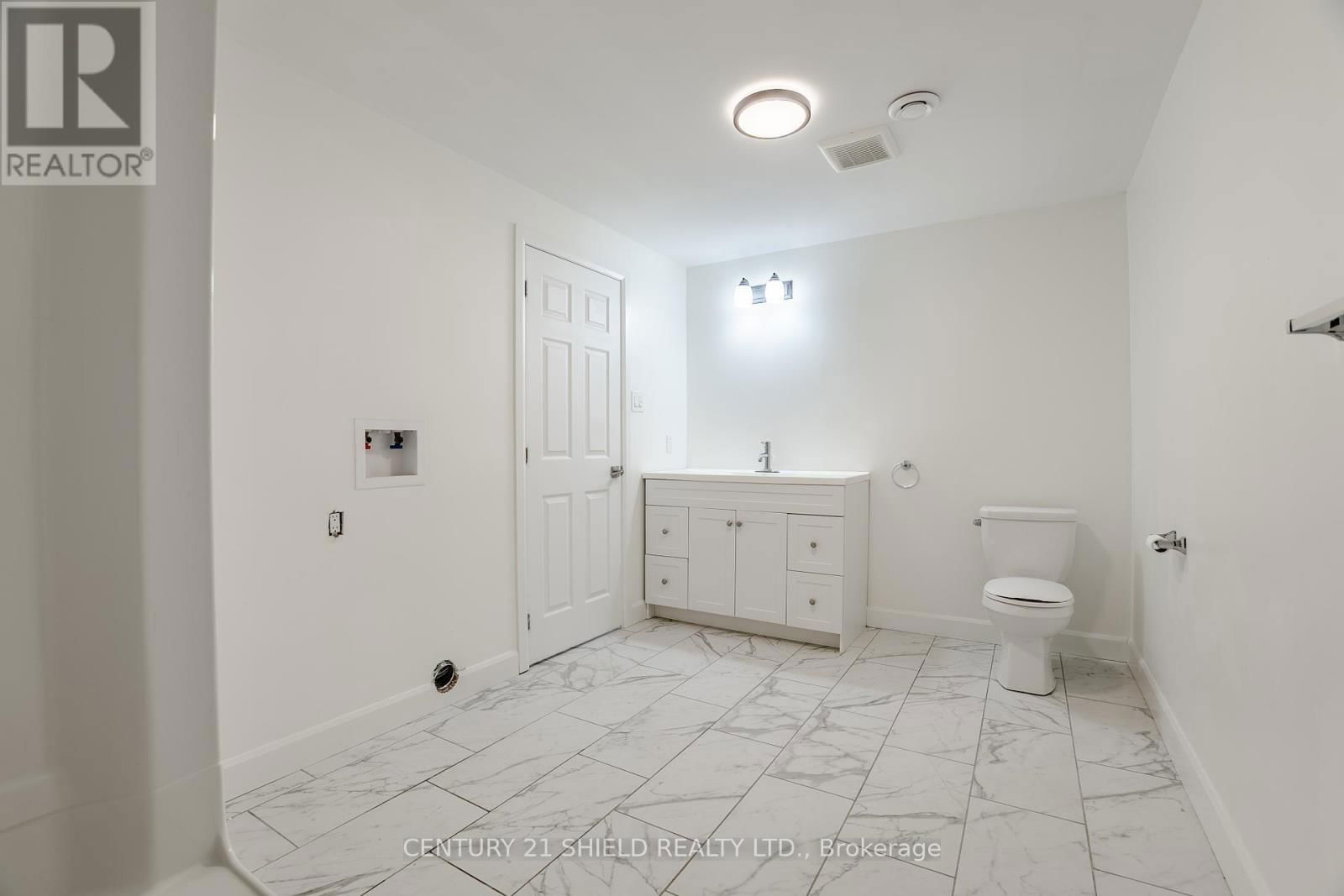 MONUMENT WAY Image 31