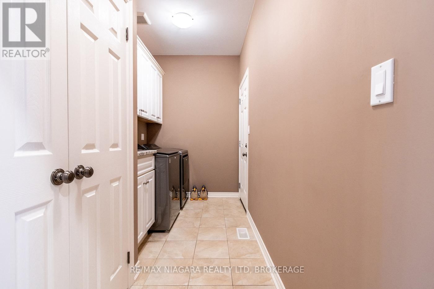 23 GORING WAY Image 17