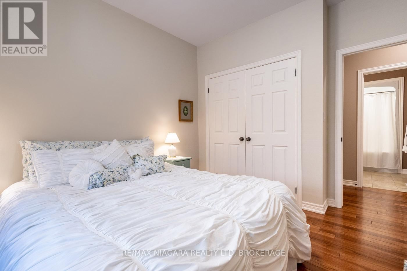 23 GORING WAY Image 24